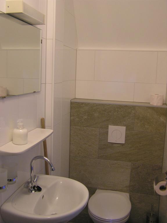 B&B Atelier Maarbeek Хелендорн Стая снимка