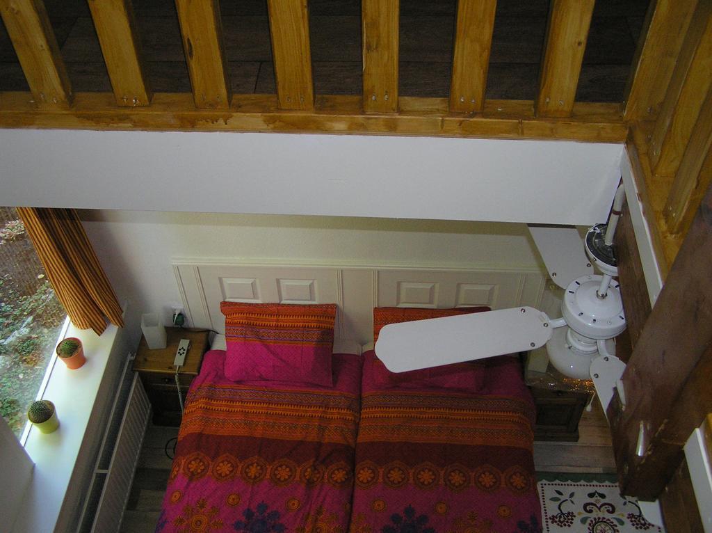 B&B Atelier Maarbeek Хелендорн Стая снимка